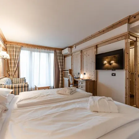 Tevini Dolomites Charming 코메차두라