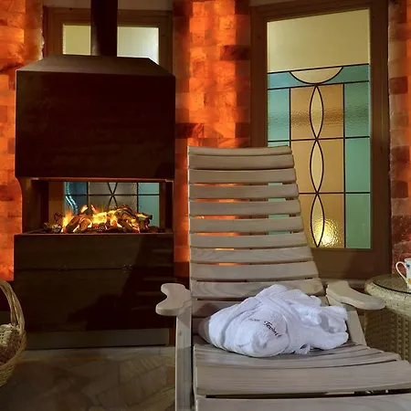 Tevini Dolomites Charming 4* 코메차두라